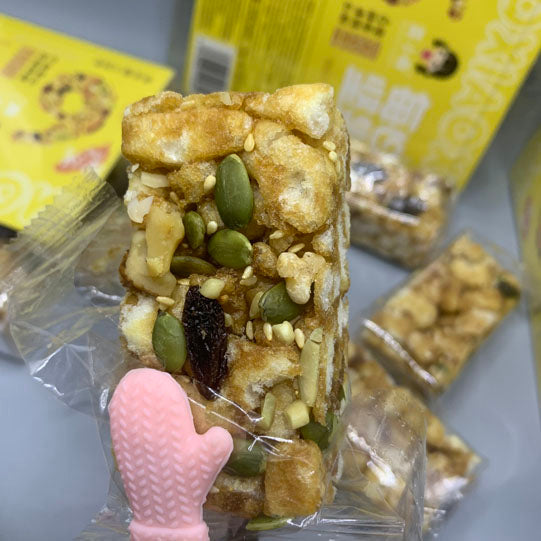 【莫小希】每日坚果沙琪玛128g/盒（6个）芝麻红提腰果核桃等6种营养 南瓜籽多